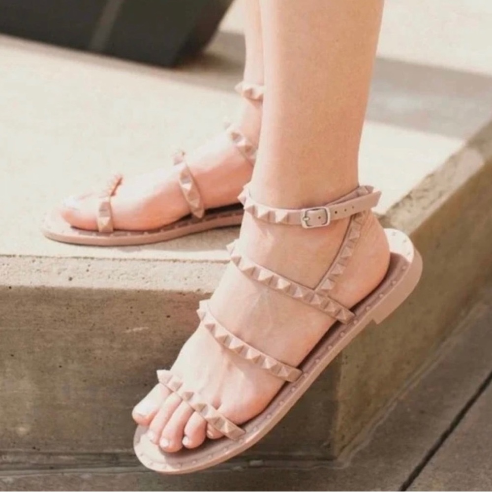 Steve Madden Travel Jelly Studded Rockstud
Flat Sandals Wrap Ankle - 9